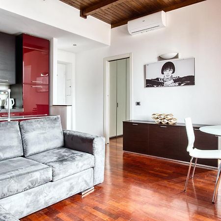 Joivy Charming Apartment In The Heart Of Isola District Milán Exterior foto